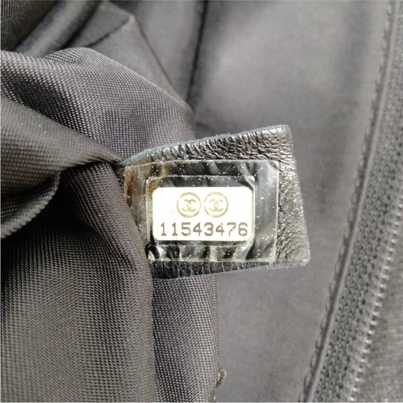 CHANEL Coated canvas tote bag - Picture 8 of 9